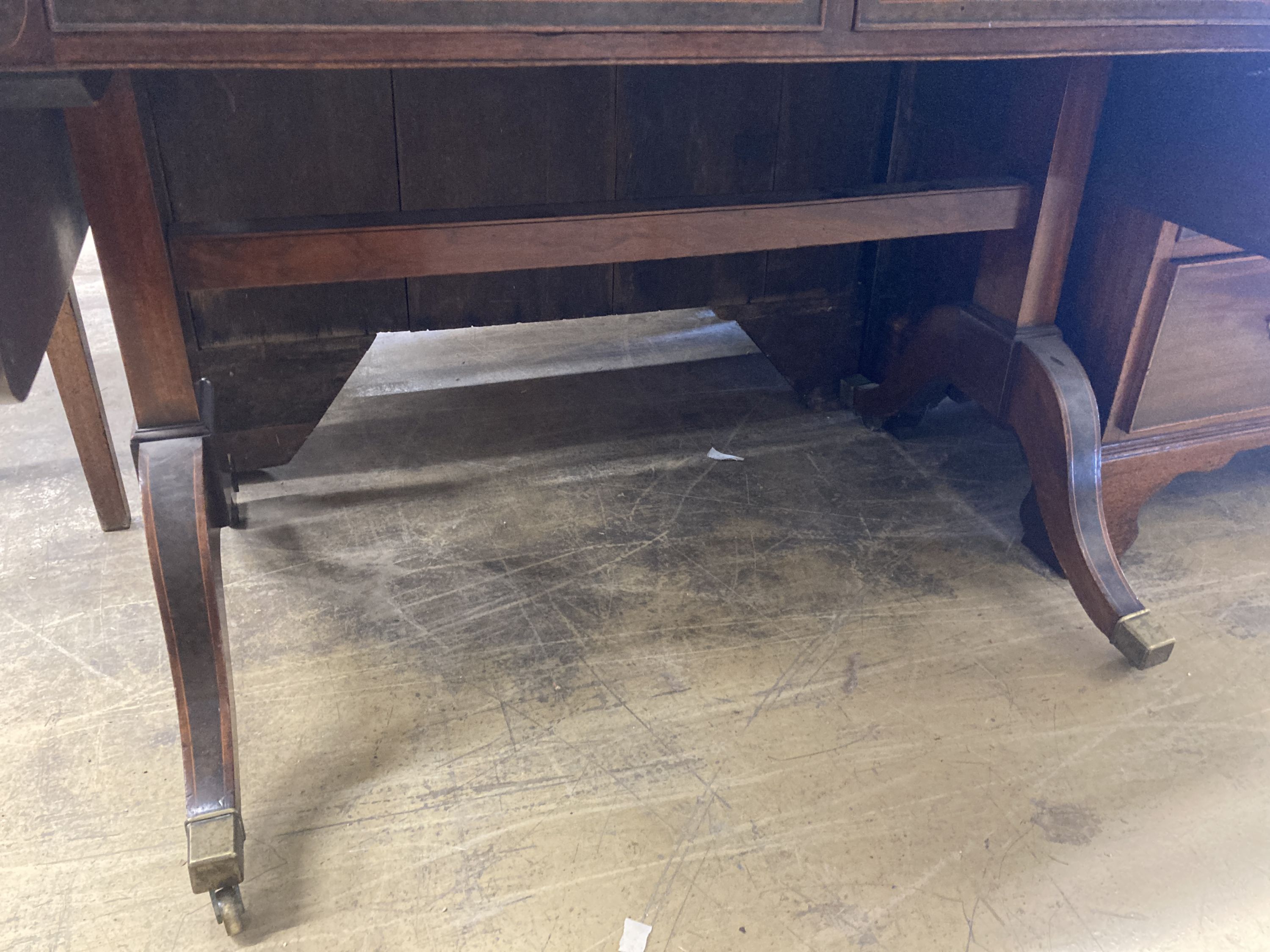 A Regency style mahogany sofa table, width 98cm, depth 67cm, height 76cm